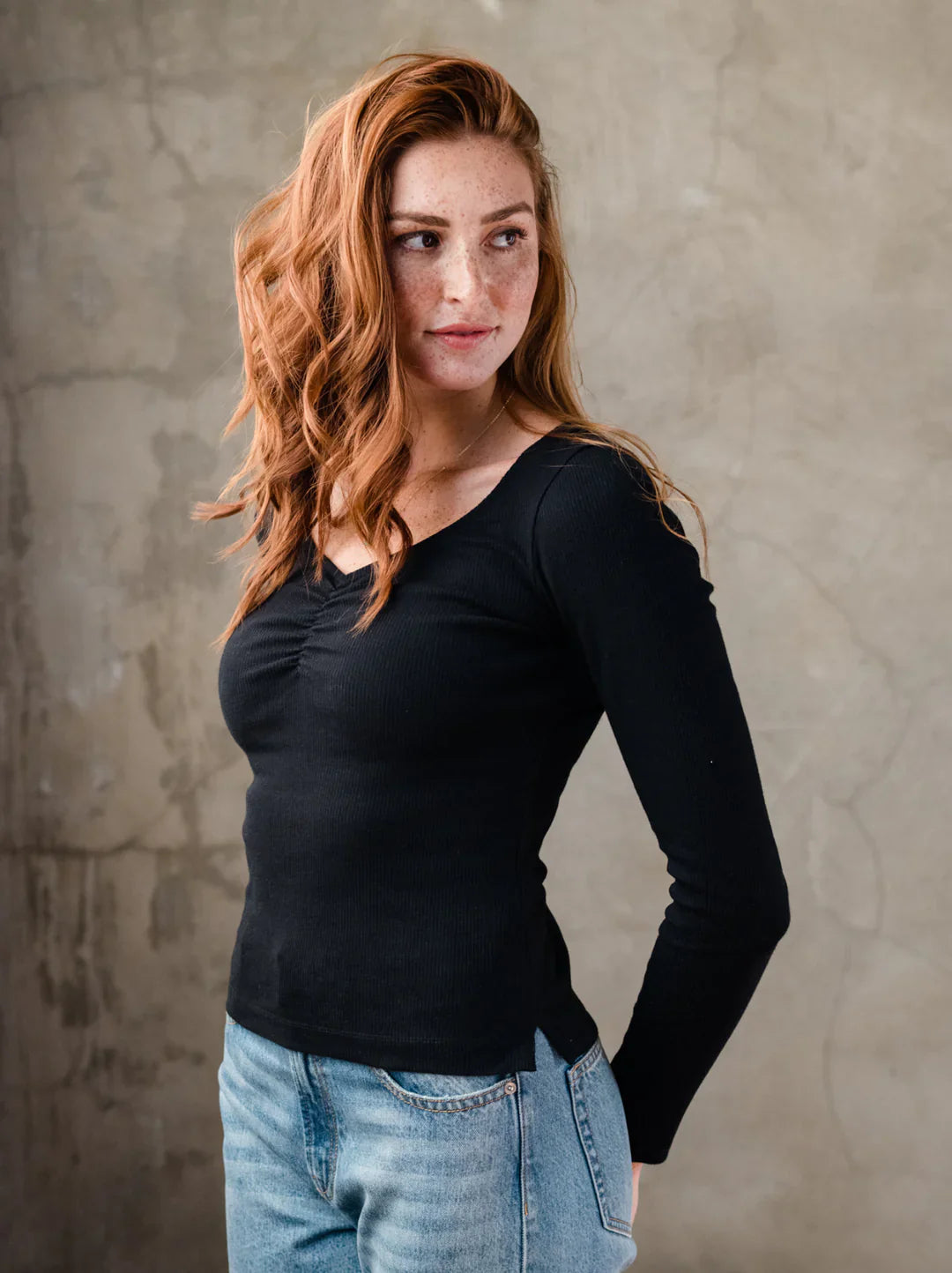 Ruched Top - Black - KalisaHoldings